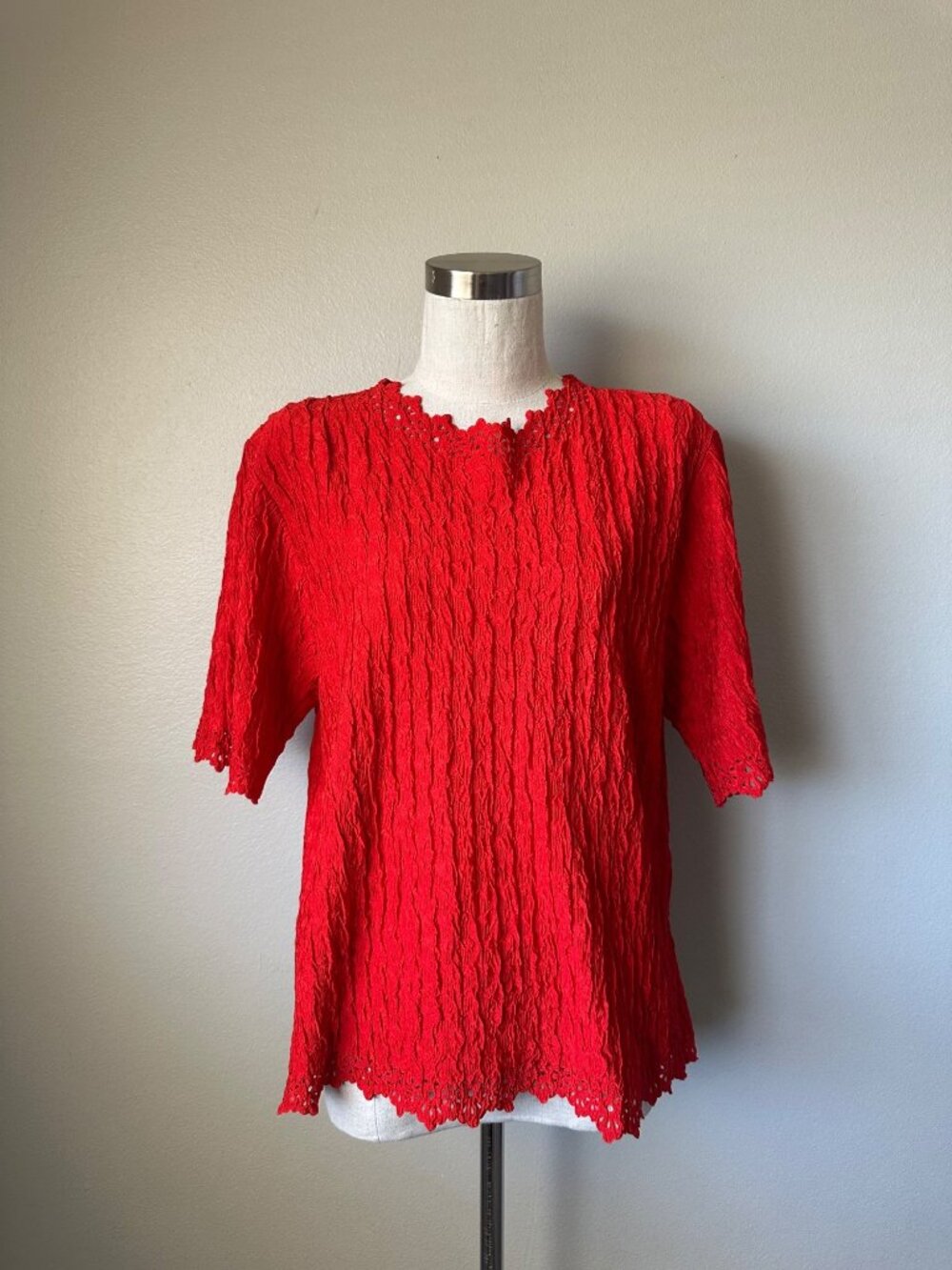 Han's & Fam. Vintage Textured Blouse Pullover Crew Neck Short Sleeves Eyelet Tri